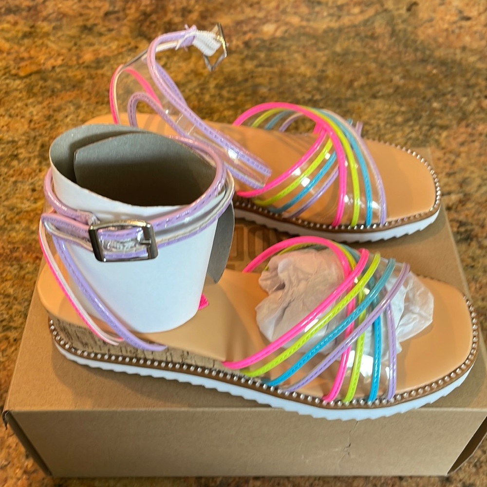 New Steve Madden Girls Multi Colored Cute Sandal 🥰